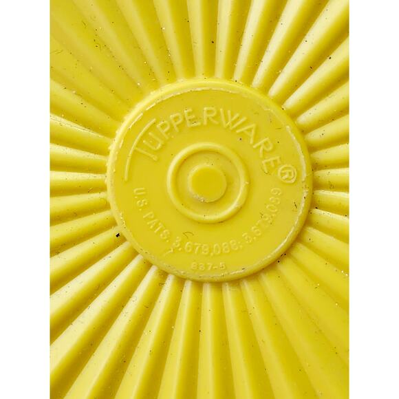Vintage Tupperwear Servalier Bowls Yellow 836-7 837-5 ,Green 1205-25 1204-13 - Picture 2 of 11